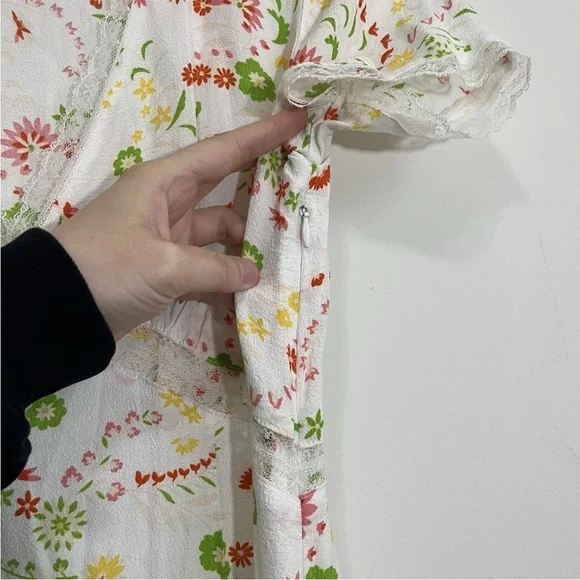 Y2K Style Nasty Gal Mini Dress Size 6 Lace Trim Floral V Neck Lightweight - Picture 7 of 15